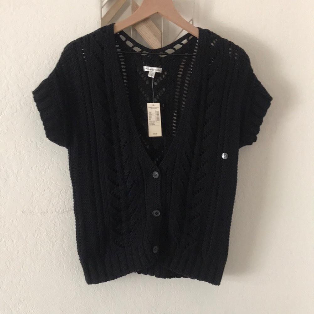 NWOT American Eagle crochet knit short sleeve 3 button sweater